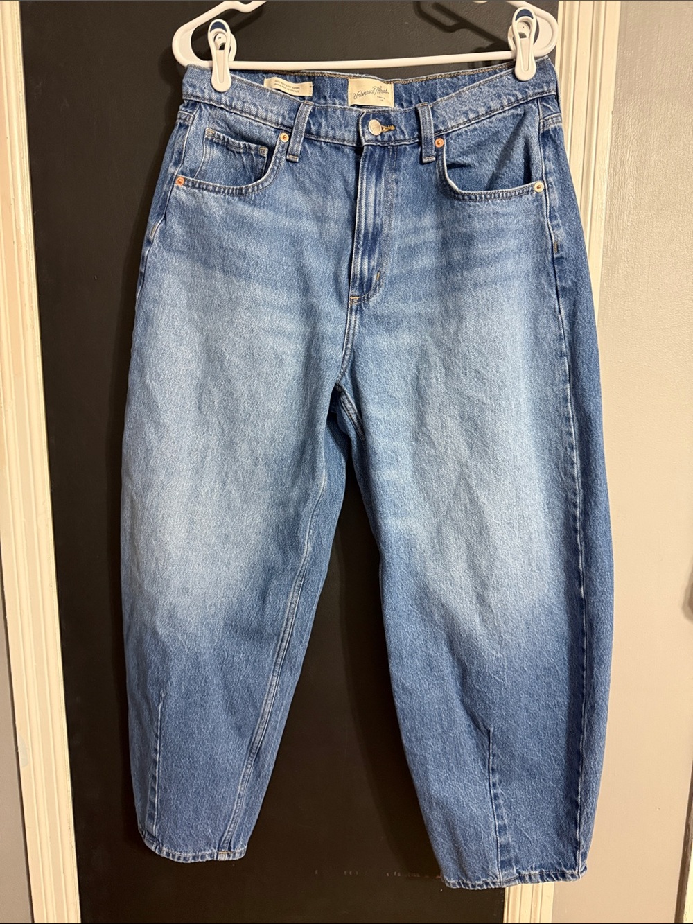 Universal Thread High Rise Easy Barrel Size: 10 Inseam: 26”